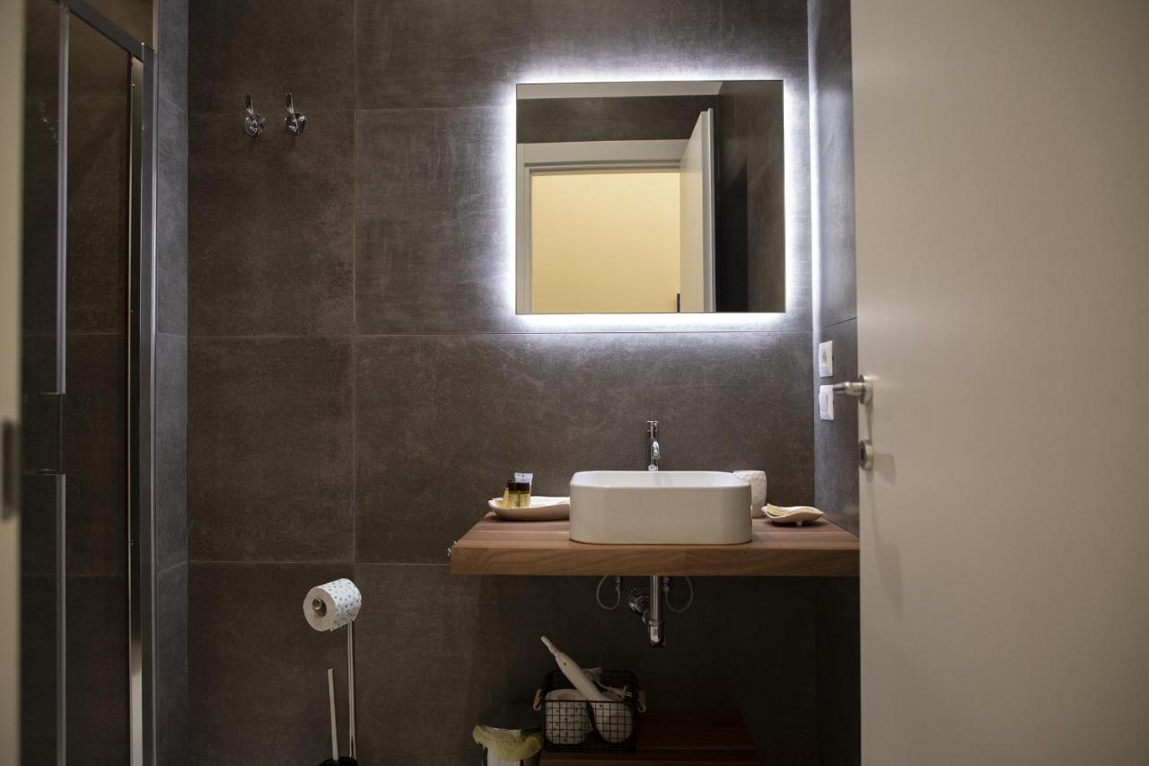 נאפולי South Hands Luxury Rooms מראה חיצוני תמונה