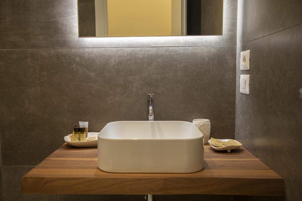 נאפולי South Hands Luxury Rooms מראה חיצוני תמונה